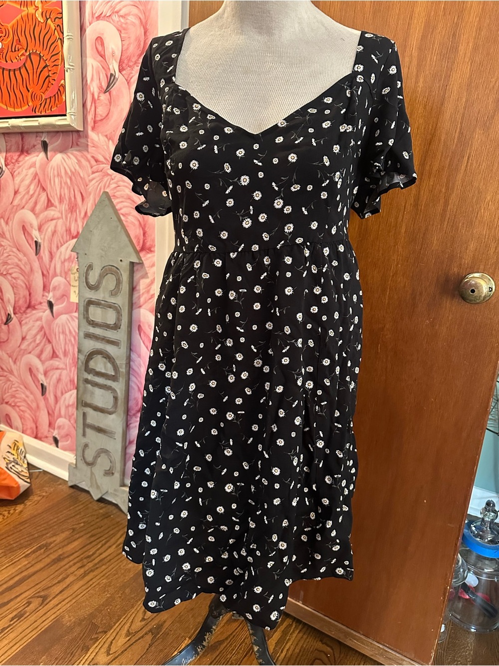 NWT Torrid Sweetheart Flutter Sleeve Mini Dress Dainty Daisy Floral Black 1X 16 - Picture 6 of 14